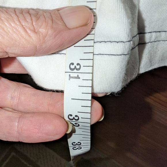 Old Navy Cream Short Sleeve Tee Relaxed Fit - Picture 5 of 6